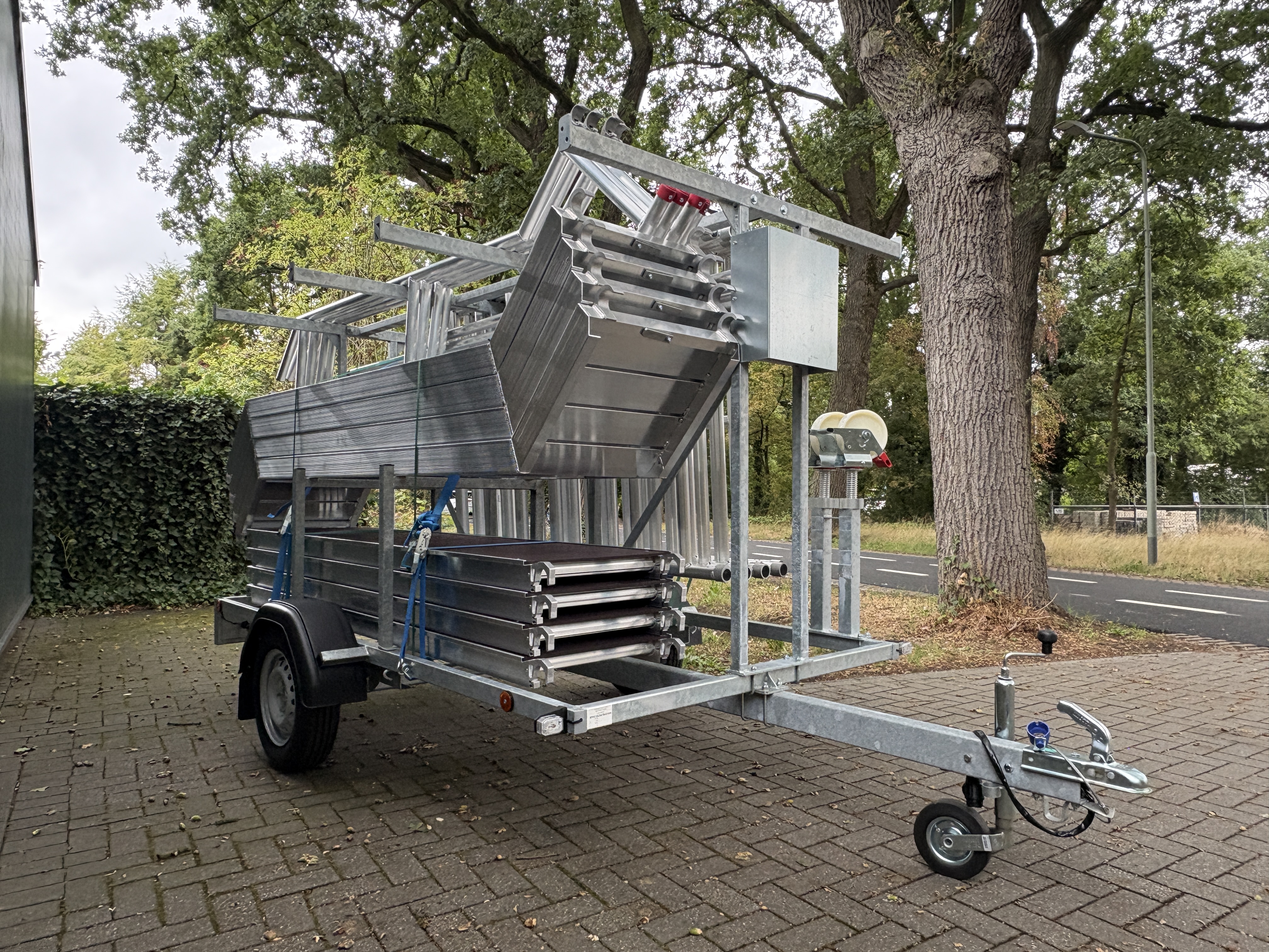 Treppenturm 10m mit Anhänger