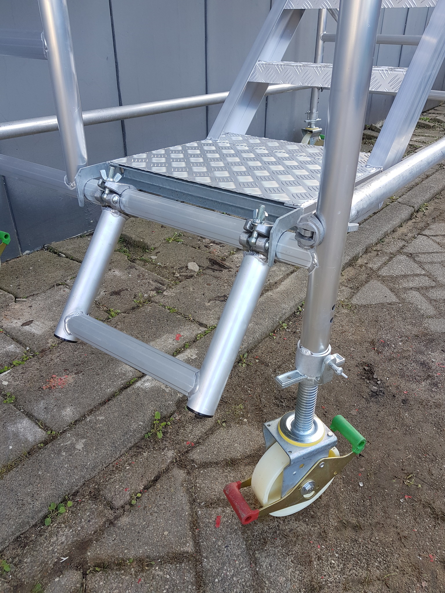 3) Treppenturm 1.35m x 2.50m x 8.30m – Bild 4